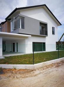 Semi Furnished Sepang Corner Lot 2-Storey Terraced House For Sale