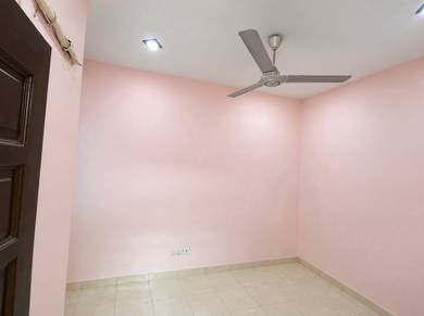 Taman Daya / Good Condition / 4 Bilik / Single storey