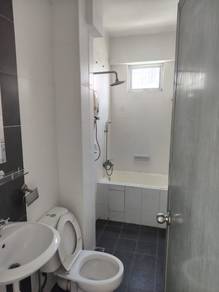 Perai, Pinang Laguna basic unit with airconds and kitchen available