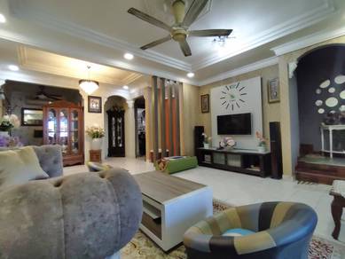 FREEHOLD | Renovated 2 Storey Terrace Garnet Emerald Rawang
