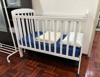Baby cot for sale (Used)