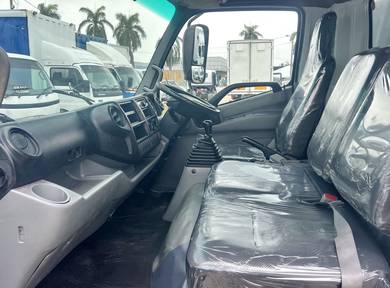 HINO XZU710 BOX 14FT 7500KG LORRY #4914VAW- Kawan