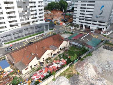 RARE OPPORTUNITY🔥Land for sales Opposite R&F mall Facing main road 🔥