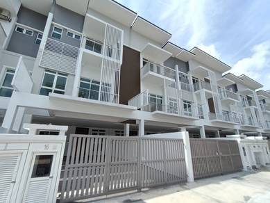 New 3sty Teres House Nonbumi Ampang Waterfront,free Spa, Direct Pemaju