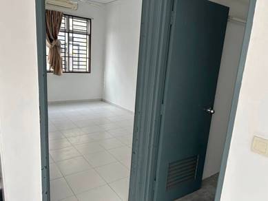 8 Avenue BukitIndah 2Storey End lot With Land For Sale!Extra 24FtLand!