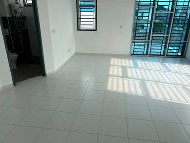 8 Avenue BukitIndah 2Storey End lot With Land For Sale!Extra 24FtLand!