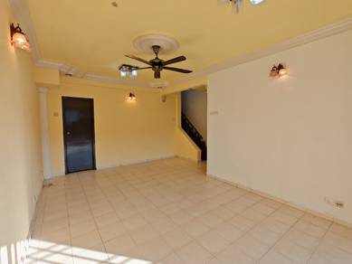 Villa Rose Townhouse Upper unit ( 1st floor) @ Tampoi Indah 