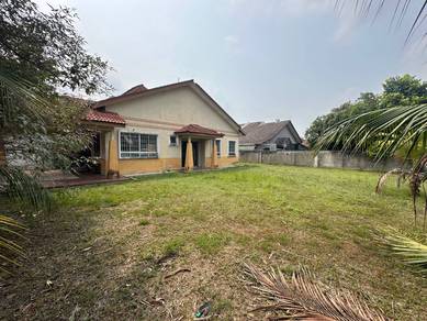 Semi-D Corner Lot Tanah Luas 5,253sqft Taman Indah KLIA Sepang