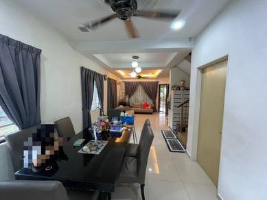 Corner Lot 2 Tingkat , Tanah Luas 2800sqft