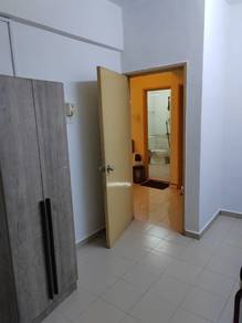 Middle Room for Rent - Klang Centro Mall