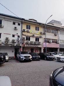 very hot area above chagee, beside coffee bean