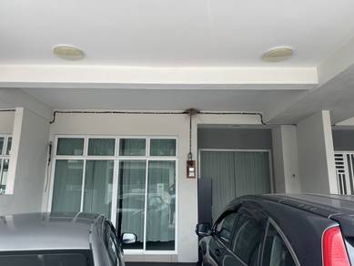 master room with attached bathroom