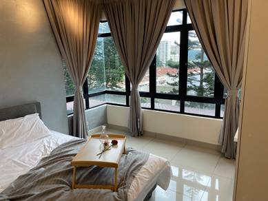 Master Room [Female Only unit] 200m walk to MRT Damansara Damai, TRX