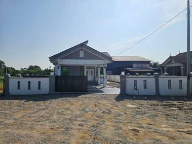 Tepi jalan utama alur limbat ecrl