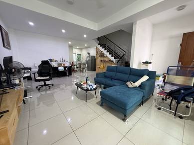 Taman Lapangan Hartamas ,Nearby Botani,4 rooms Partially Furnished