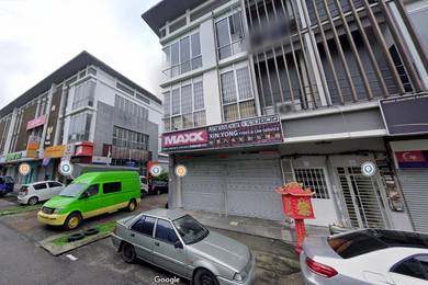 Kota Puteri Jalan Kota 1/3 End Lot shop  1 st floor for rent !