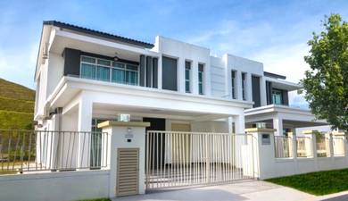 Sepang Owner Pindah Sabah ( 30x80 Freehold Fuly Furnished, G&G）