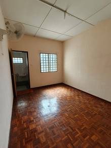 Kulai Indahpura 2 storey house near shoplot