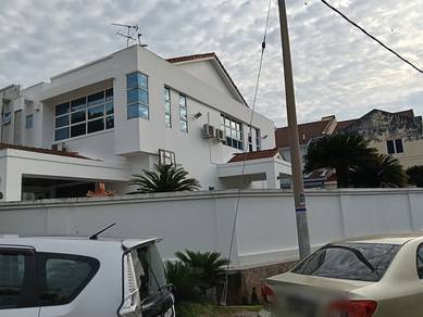 5 Bedrooms Double Storey Terrace House at Kledang Permai, Menglembu