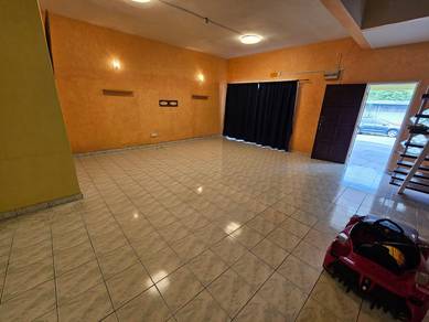 [Not Facing House 👍] Ukay Perdana 2-Storey Terrace, Spacious, Guarded