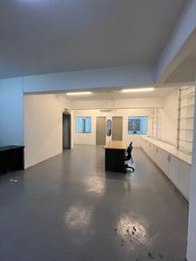 Diamond Square level 1 fully furnished 2 partition room front unit