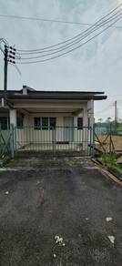 Near Moyan Square Single Storey Corner For Sale cheap good condition
