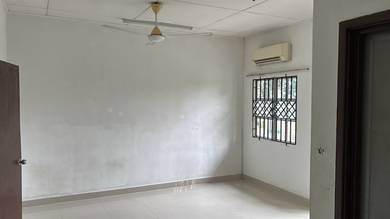 Spacious 2storey house @ Jalan 31 Anggerik Kota Kemuning Shah Alam