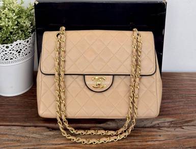 Authentic Vintage Chanel Medium Flap (Series 1)