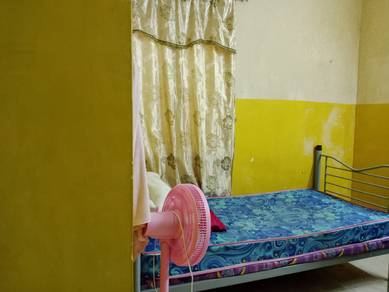 middle room pusat komersial seksyen 7 