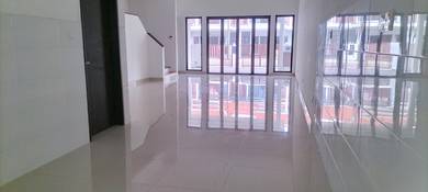 [BRAND NEW!] Double-Storey Terrace 22'x80' 5R5B Nukilan 3, Alam Impian