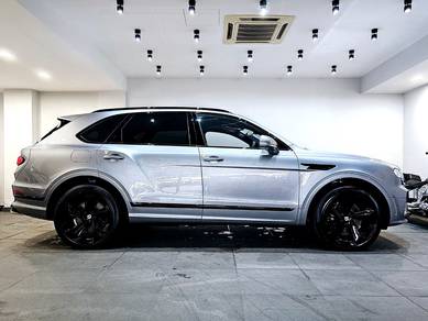 Bentley BENTAYGA 4.0 V8 FIRST EDITION (A) UK