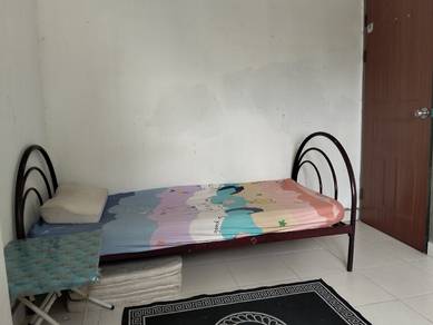 Middle Room(perda)