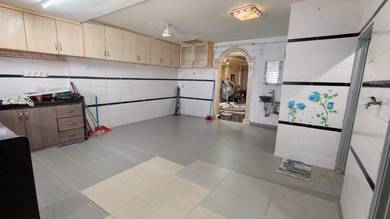 Rumah cantik hot area full renovation di taman Rhu