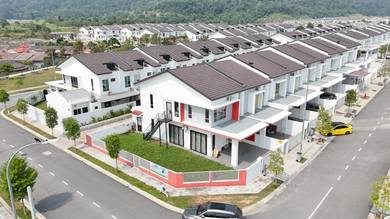 Sendayan rumah tepi parking luas tanah luas
