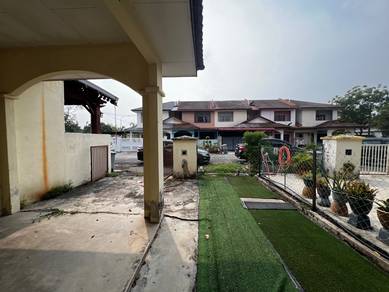 [STRATEGIK AREA] Teres 2 Tingkat Taman Cempaka Banting Untuk Dijual