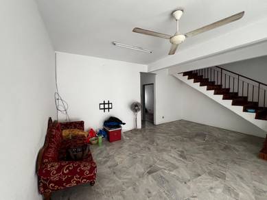 [STRATEGIK AREA] Teres 2 Tingkat Taman Cempaka Banting Untuk Dijual