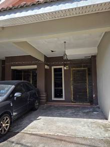 Cozy terrace for sale at Sungai Buloh Country Resort