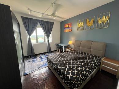 LRT Ara Damansara  - Puncak Seri Kelana condo Master Room for female