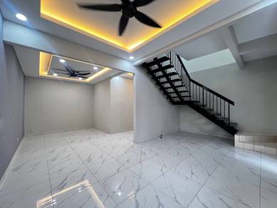 RUMAH CANTIK SIAP RENO Facing Open 2 Storey Jln Kesumba Bkt Beruntung