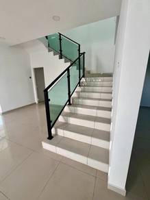 Rumah Semi-D BESAR Keluarga pun makin RAPAT