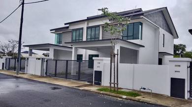 Rumah Semi-D BESAR Keluarga pun makin RAPAT