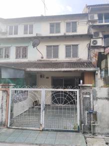 Desa setapak 2.5 storey beside wangsa maju lrt station