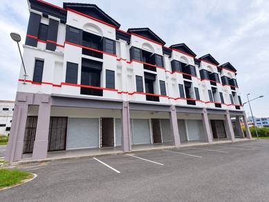 Three Storey Corner Shop at Jalan Pending  | below Bv