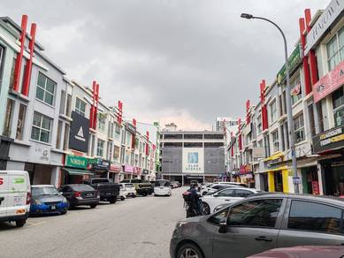 Shah Alam Seksyen 16 2nd floor shop for rent, hostel allowed good rate