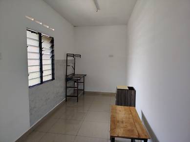 RUMAH UNTUK DISEWA - KG MELAYU BUKIT BATU, JALAN BENTENG, SEDENAk