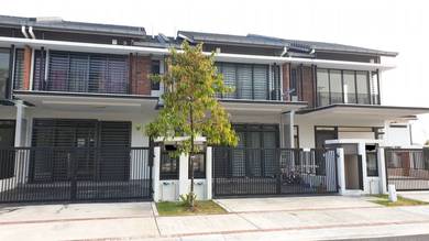 Elmina Valley 1, Double Storey House Facing Open Near Lakeside Mall