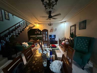 Jalan Sekuntum Taman Bukit Dahlia 🏠 Non Bumi Renovated ⭐ 4 Bedrooms ✅
