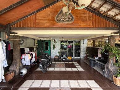 Jalan Sekuntum Taman Bukit Dahlia 🏠 Non Bumi Renovated ⭐ 4 Bedrooms ✅