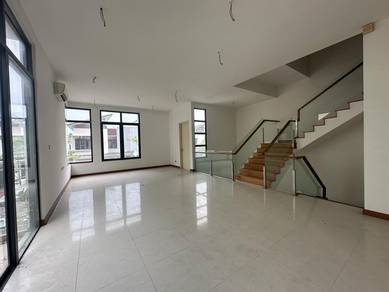 Sunway Eastwood 3 Storey Semi D Equine Seri Kembangan Serdang