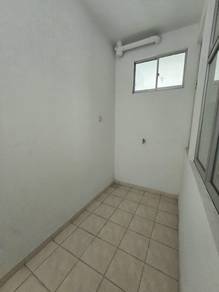 Molek Ria Apartment @ Taman Molek For Sale